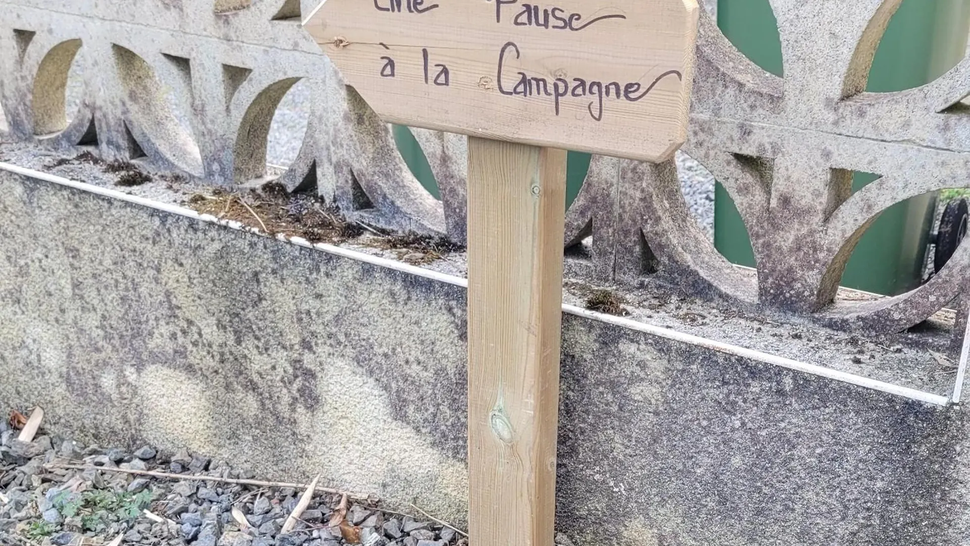 Une Pause A La Campagne Classe 2 Etoiles Saint-Urbain  Saint-Urbain (Finistere)